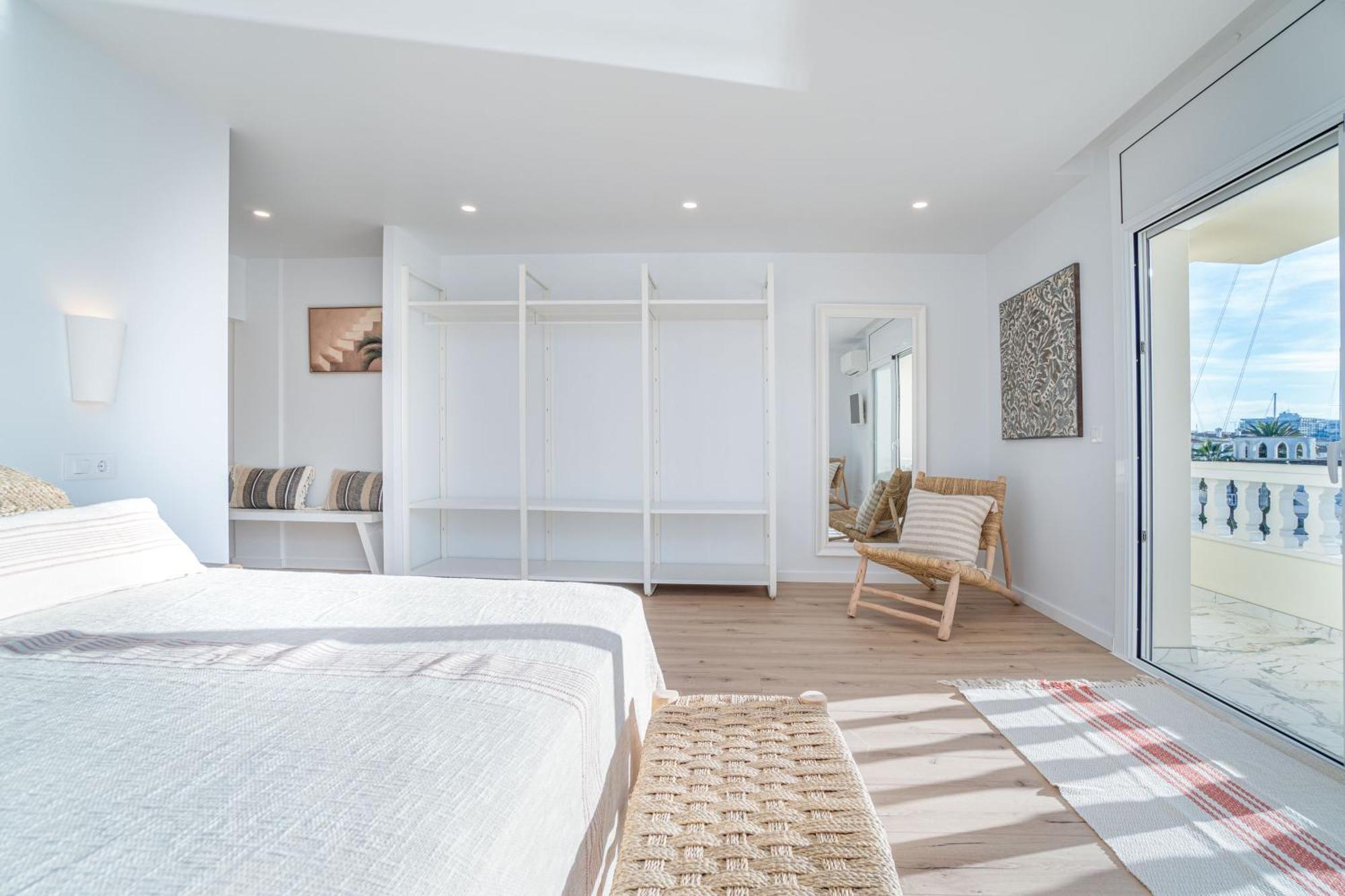 Moderno Apartamento Frente Al Canal Con Terrazas Lejlighed Empuriabrava Eksteriør billede
