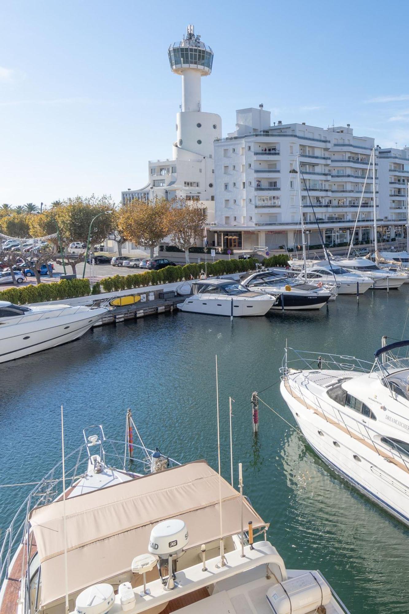 Moderno Apartamento Frente Al Canal Con Terrazas Lejlighed Empuriabrava Eksteriør billede